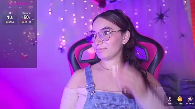 Snapshot of issa_monterrey chatting on 10.27.25 issa monterrey online show from 10.27.25