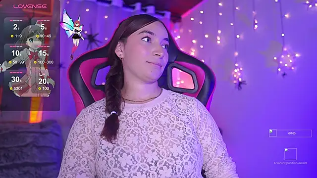 Snapshot of issa_monterrey chatting on 10.28.25 issa monterrey online show from 10.28.25