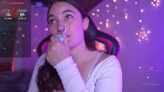 Snapshot of issa_monterrey chatting on 11.05.25 issa monterrey online show from 11.05.25