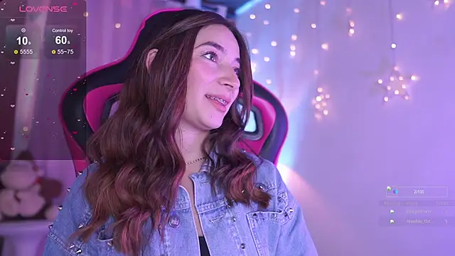 Snapshot of issa_monterrey chatting on 11.11.25 issa monterrey online show from 11.11.25