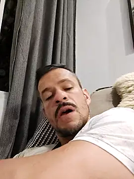 juniortche1313 online show from 10.17.25