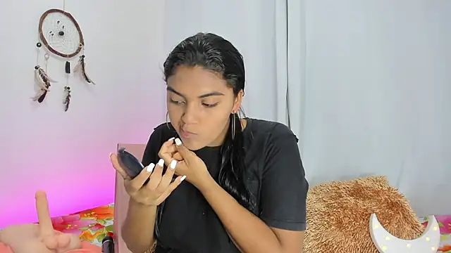 Snapshot of Melodymoore_ chatting on 04.21.26 Melodymoore online show from 04.21.26