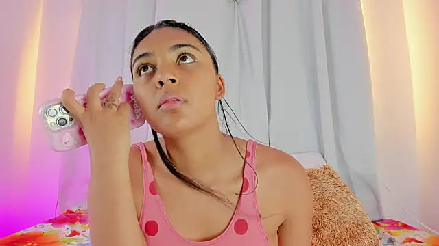 Snapshot of Melodymoore_ chatting on 07.11.26 Melodymoore online show from 07.11.26