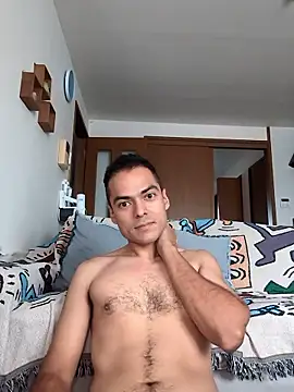 Snapshot of galhegol chatting on 10.13.25 galhegol online show from 10.13.25