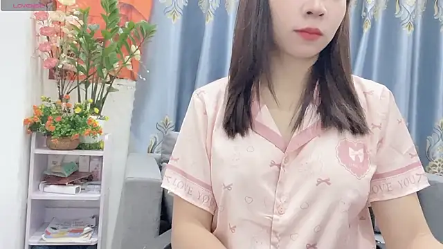 Snapshot of shishi_101 chatting on 10.01.25 shishi 101 online show from 10.01.25