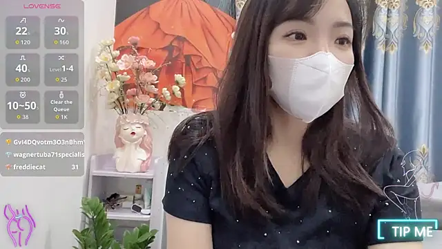 Snapshot of shishi_101 chatting on 10.21.25 shishi 101 online show from 10.21.25