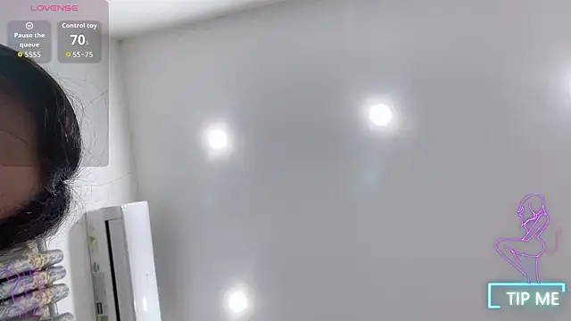 Snapshot of shishi_101 chatting on 11.04.25 shishi 101 online show from 11.04.25