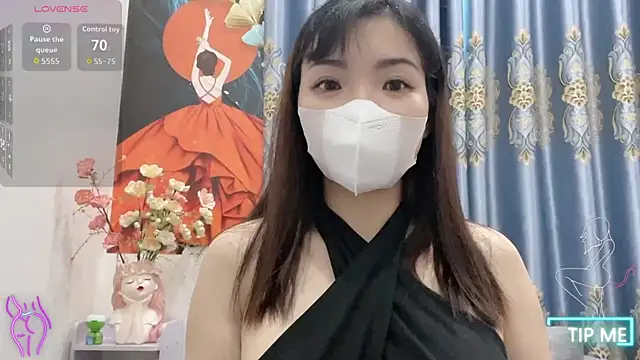 Snapshot of shishi_101 chatting on 11.10.25 shishi 101 online show from 11.10.25