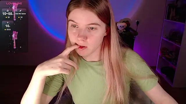 Strawberry juli online show from 02.15.26