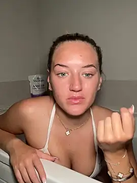 MissMaisiex online show from 10.04.25