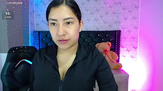 Sarah evansm online show from 10.11.25