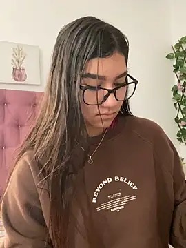 yousweet-Scarett online show from 10.31.25