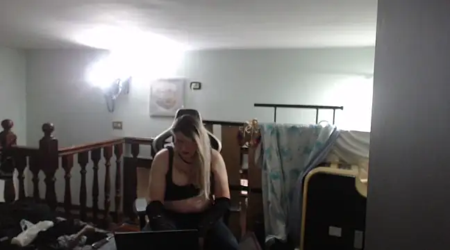 Snapshot of emmex671 chatting on 01.22.25 emmex671 online show from 01.22.25