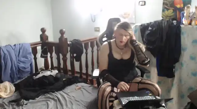 Snapshot of emmex671 chatting on 01.26.25 emmex671 online show from 01.26.25