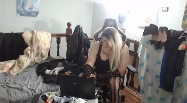 Snapshot of emmex671 chatting on 01.29.25 emmex671 online show from 01.29.25