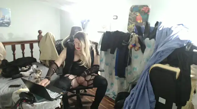 Snapshot of emmex671 chatting on 02.07.25 emmex671 online show from 02.07.25