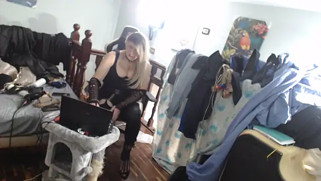 Snapshot of emmex671 chatting on 02.22.25 emmex671 online show from 02.22.25