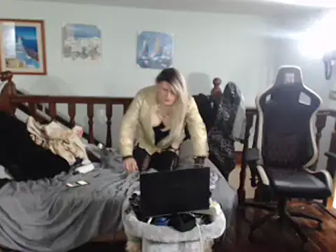 Snapshot of emmex671 chatting on 03.11.25 emmex671 online show from 03.11.25