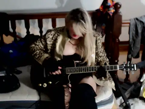 Snapshot of emmex671 chatting on 10.19.25 emmex671 online show from 10.19.25