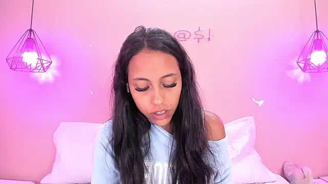 alahia betancurx online show from 03.06.25