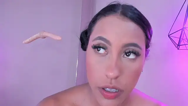 alahia betancurx online show from 03.07.25