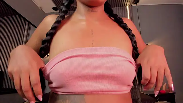 alahia betancurx online show from 11.11.25