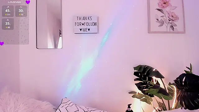 purplemoonn  online show from 03.04.25