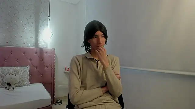 loverisu-coral online show from 02.18.26