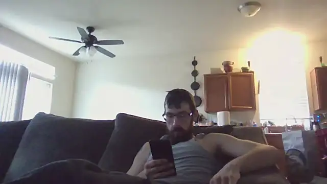 Snapshot of Johnnypro1OF chatting on 10.03.25 Johnnypro1OF online show from 10.03.25