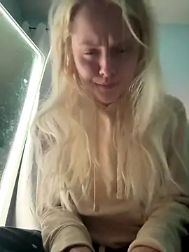 Snapshot of sluttypumpkin chatting on 09.19.25 sluttypumpkin online show from 09.19.25