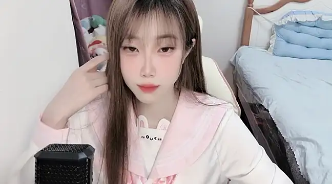 Snapshot of vivian-vv chatting on 03.02.25 vivian-vv online show from 03.02.25