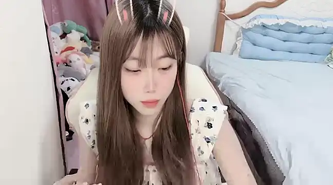 Snapshot of vivian-vv chatting on 03.08.25 vivian-vv online show from 03.08.25