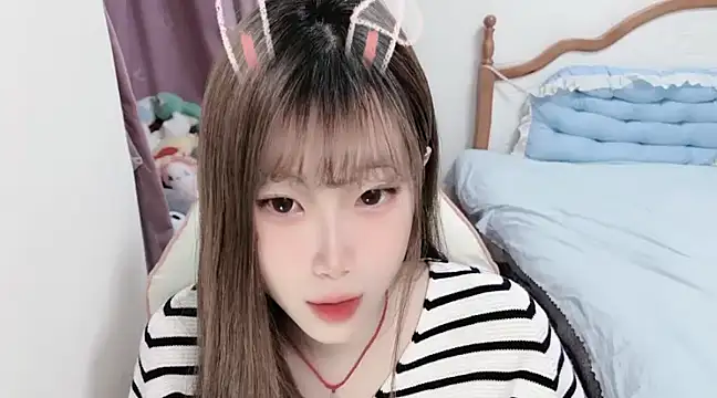 Snapshot of vivian-vv chatting on 03.08.25 vivian-vv online show from 03.08.25