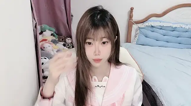 Snapshot of vivian-vv chatting on 03.17.25 vivian-vv online show from 03.17.25