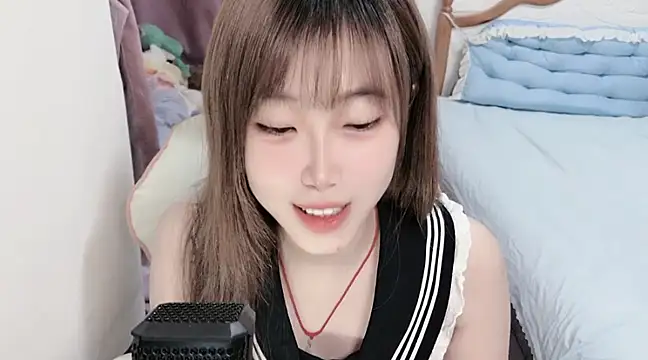 Snapshot of vivian-vv chatting on 03.20.25 vivian-vv online show from 03.20.25