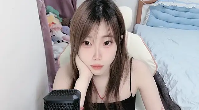 Snapshot of vivian-vv chatting on 03.22.25 vivian-vv online show from 03.22.25