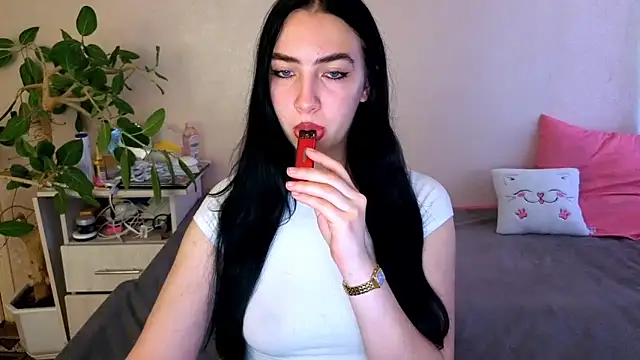 WildKittenX  online show from 06.11.26