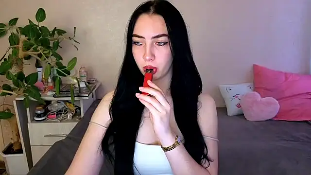 WildKittenX  online show from 06.14.26