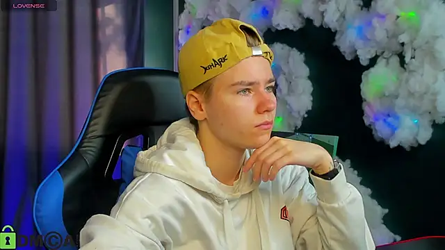 Snapshot of Jean_Wilsons chatting on 09.15.25 Jean Wilsons online show from 09.15.25