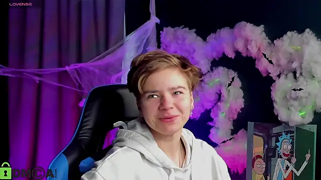 Snapshot of Jean_Wilsons chatting on 10.27.25 Jean Wilsons online show from 10.27.25