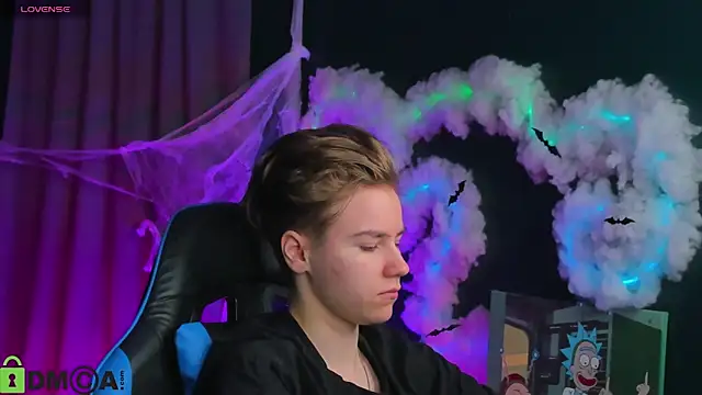 Snapshot of Jean_Wilsons chatting on 10.28.25 Jean Wilsons online show from 10.28.25