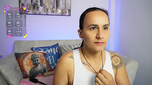 Snapshot of Sara_Charmy chatting on 09.19.25 Sara Charmy online show from 09.19.25