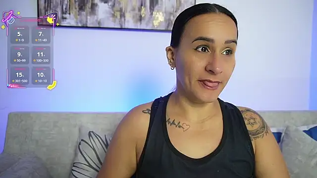 Snapshot of Sara_Charmy chatting on 09.25.25 Sara Charmy online show from 09.25.25