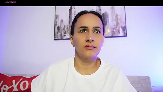 Snapshot of Sara_Charmy chatting on 10.22.25 Sara Charmy online show from 10.22.25