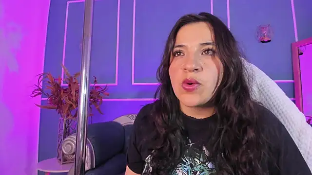 TaraTaylorr online show from 10.01.25