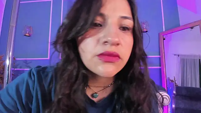 TaraTaylorr online show from 10.12.25