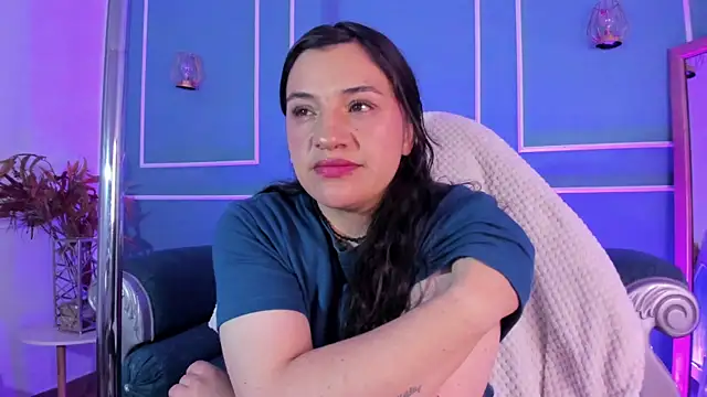 TaraTaylorr online show from 10.13.25