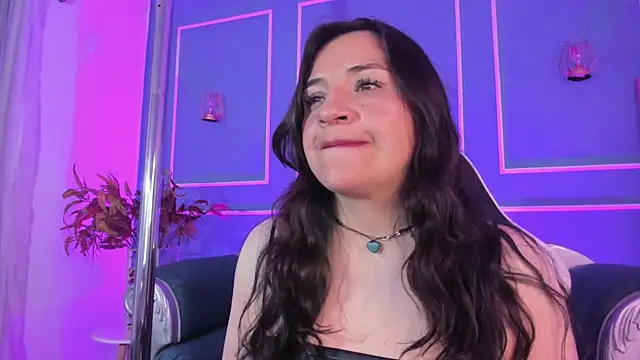 TaraTaylorr online show from 10.21.25