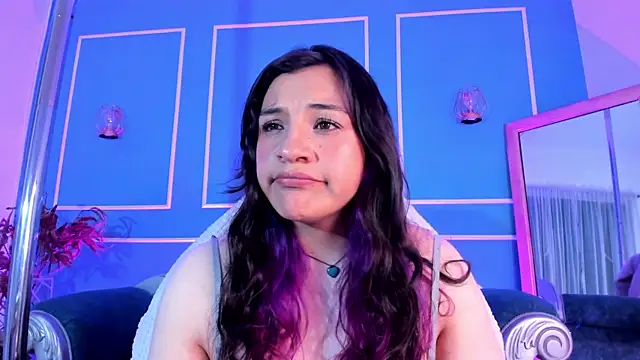 TaraTaylorr online show from 11.18.25