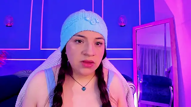 TaraTaylorr online show from 12.17.25